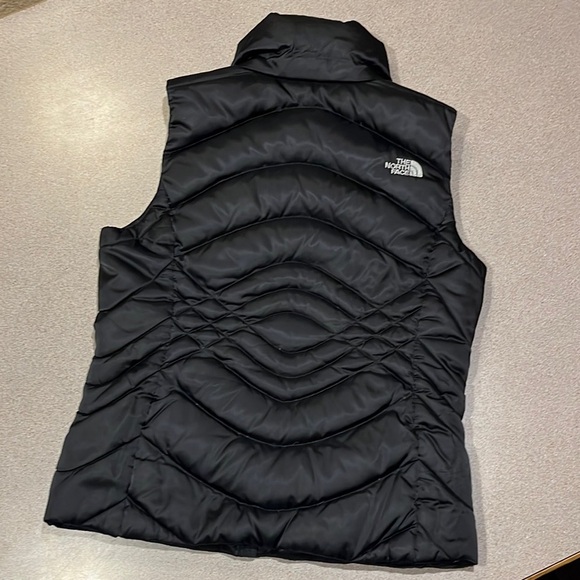 Women’s North Face Vest - Picture 2 of 3